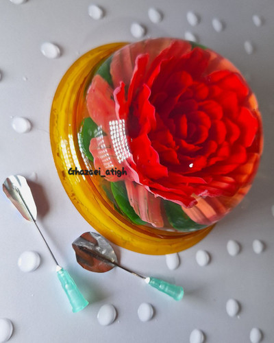 ابزار پینترستی دالبر در دوسایز مناسب برای تزریق گلهایی با لبه ی دالبر گلبرگهای داخلی با ابزار کوچک وبیرون ها با ابزار بزرگتر تزریق میشن در مجموع یه گل زیبا خلق میکنید🥰با اتصالی محکم وقابل اطمینان با چسبی که خودم کشفش کردم و محال وسط کار از هم جدا شه☺️